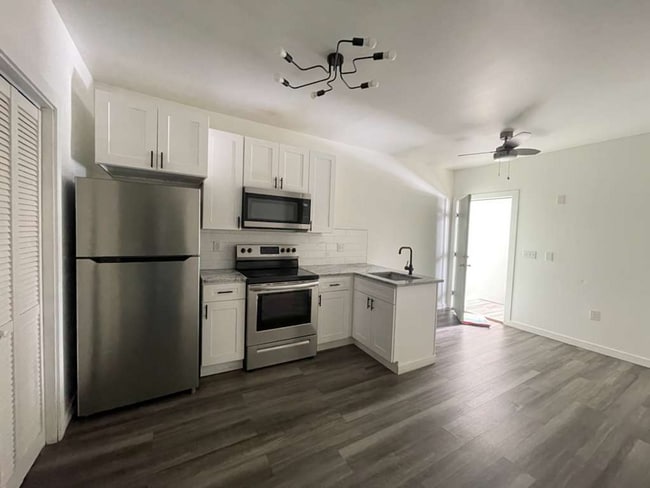 Photo - 6145 Lansdowne Ave Unit 6145 Landsdowne Avenue, Apt. 1