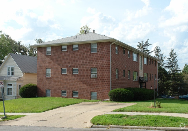 Building Photo - Ten on Jackson