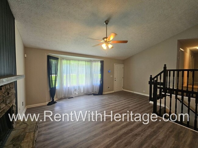 Photo - Amazing 3 Bedroom/ 2 Bath Home / Bonus Roo...