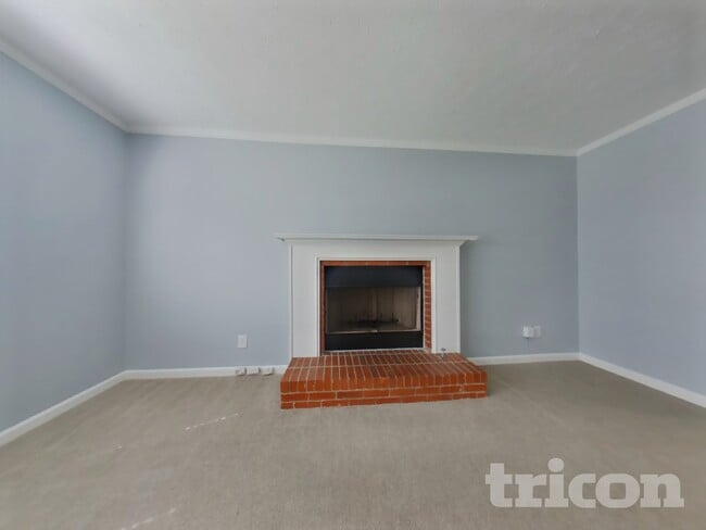 Photo - 1292 Parkwood Chase NW