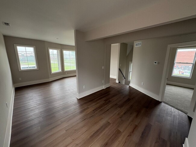 Photo - 7436 Oakland Ave Unit Upper