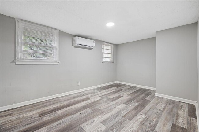 Photo - Cozy 3-Bedroom, 1-Bathroom Ground Floor Un...