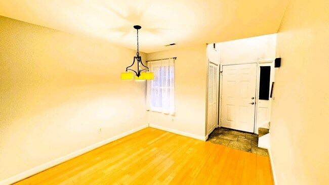 Photo - 69 Renaissance Ln