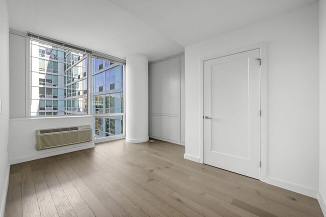 Building Photo - 771 Jackson St Unit 818
