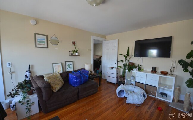 Photo - 53 West Seventh St. Unit 3 Unit 3