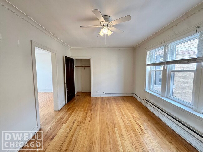 Photo - 4208 N Clark St Unidad 1