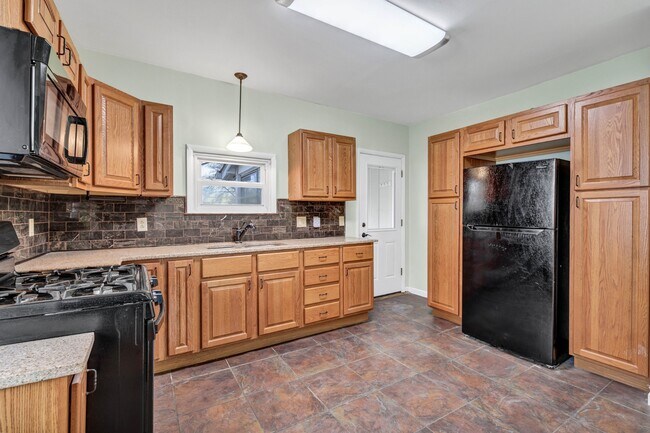 Photo - 7070 Winona Ave