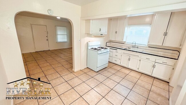 Photo - 1431 Pearl St