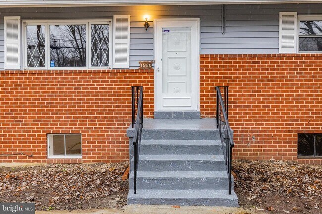 1320 Woodlark Dr