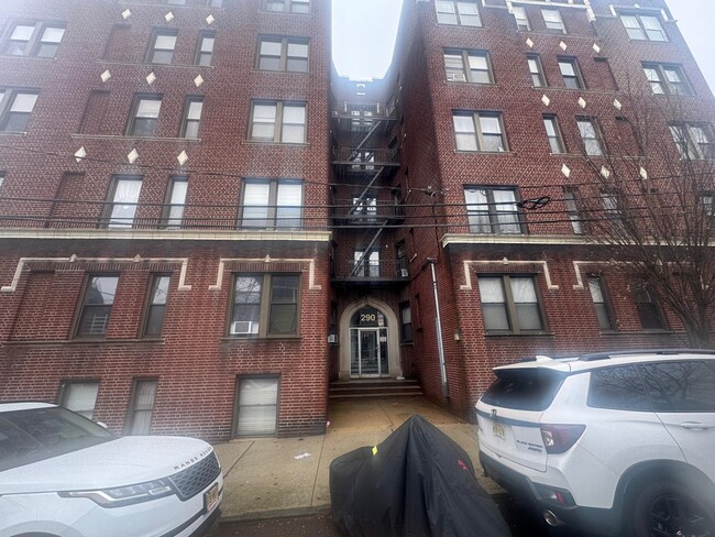 Photo - 35-39-39 Fulton St Unidad 504