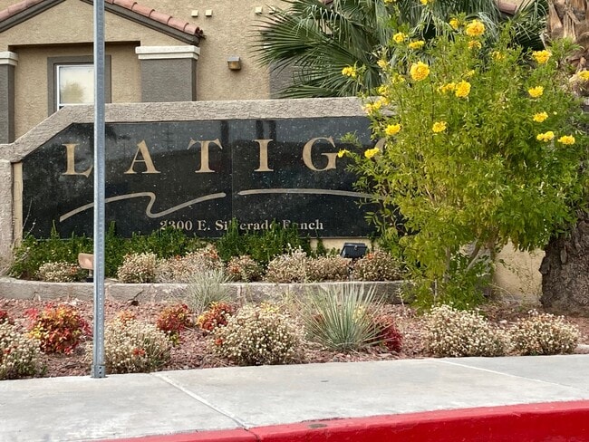 Gated community just minutes south of the ... - Gated community just minutes south of the ... House
