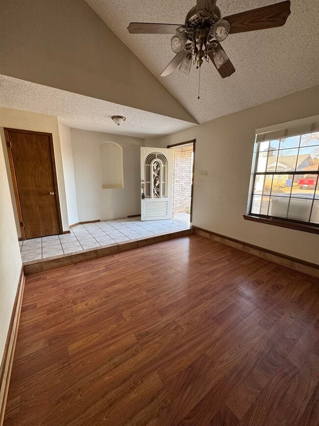 Photo - 404 Venado Ct