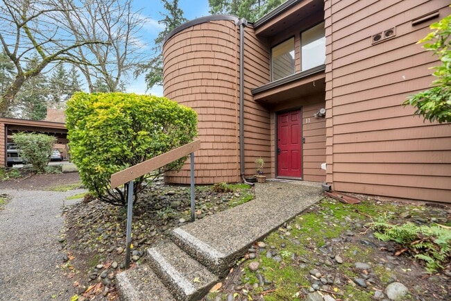 Photo - Great 1bed 1bath Location in Kirkland! Parking and W/S/G included in rent Unit 11