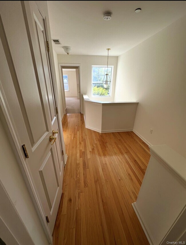 213 Riverview Dr