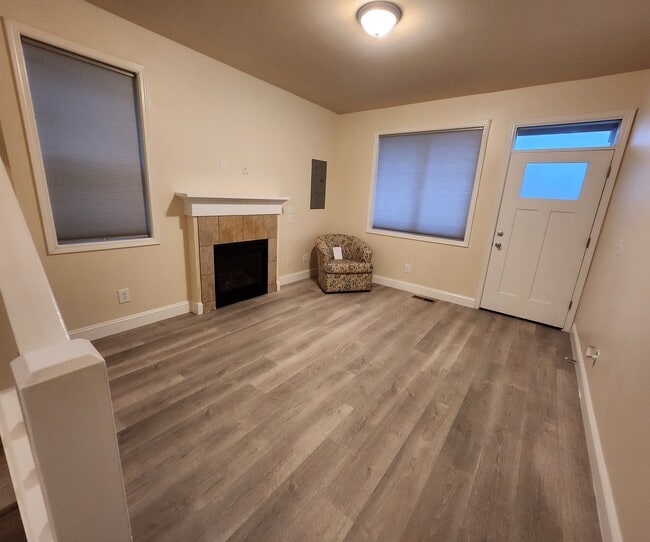 Photo - 9270 SE Caruthers St