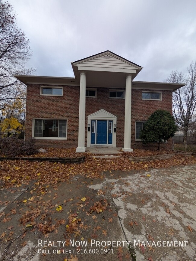 Building Photo - 15334 Triskett Rd