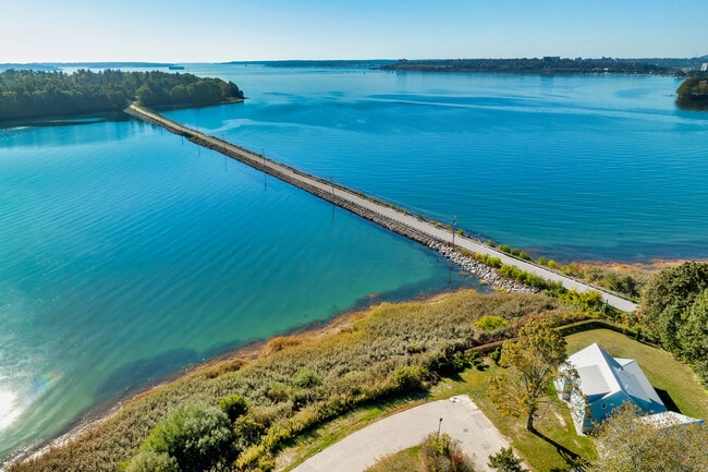 Photo - 1 Shoreline Dr