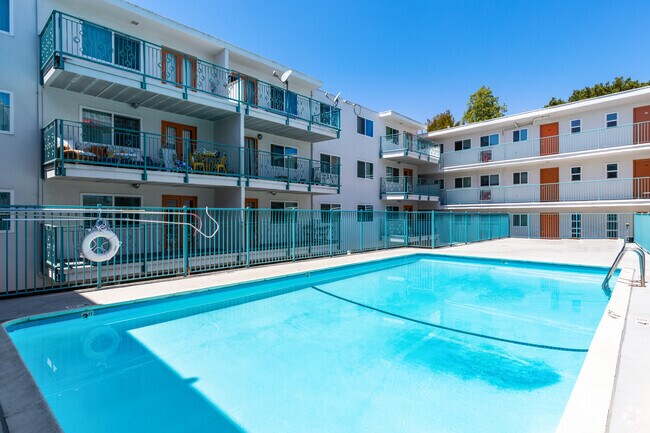 Piscina - Oak Grove - 265 Vernon