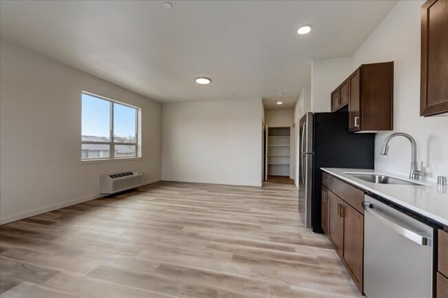 Photo - Anderson Court