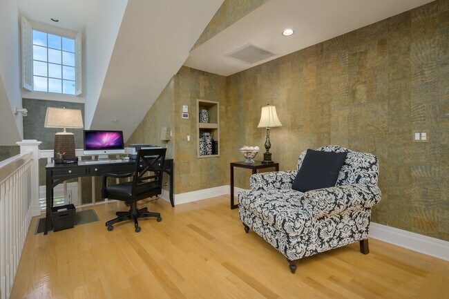 Photo - 981 Longboat Club Rd