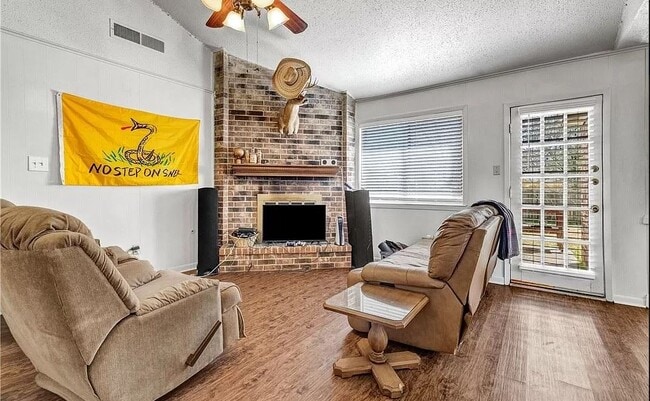 Photo - 1208 Hawk Tree Dr