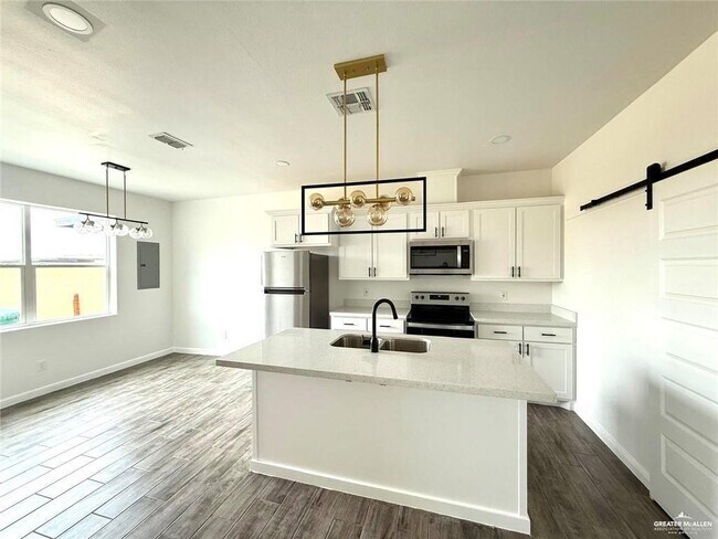 Photo - 11 N Crown Ln