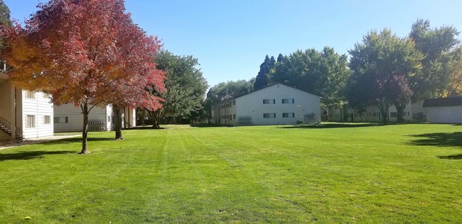 Building Photo - Lincoln Garden Apartments