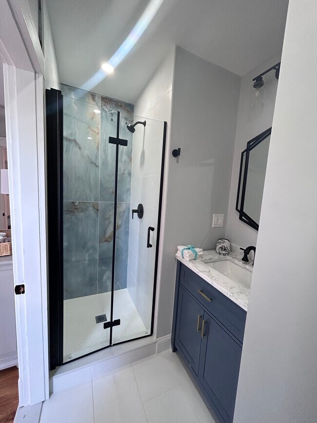 Photo - 111 Sharon St