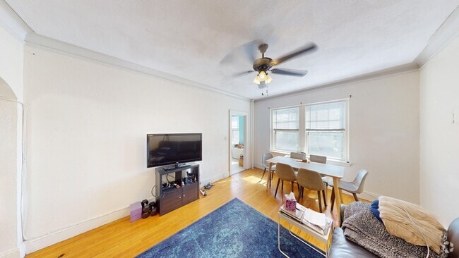 Building Photo - 4 Chiswick Rd Unit 27 Rental