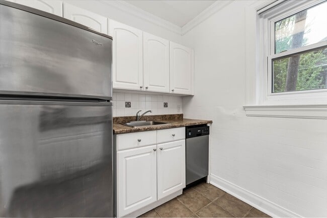 Photo - 235 Charlotte St Unité 27