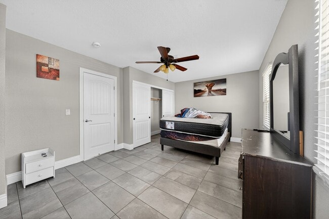 3001 Merritt Ave