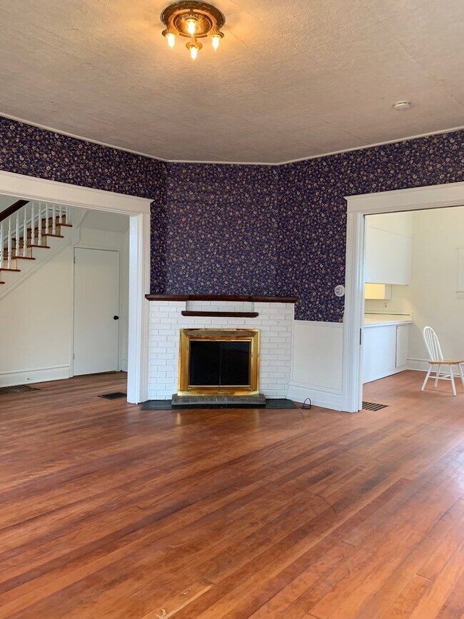 Photo - Stately Beauty with 3BR 1.5BA