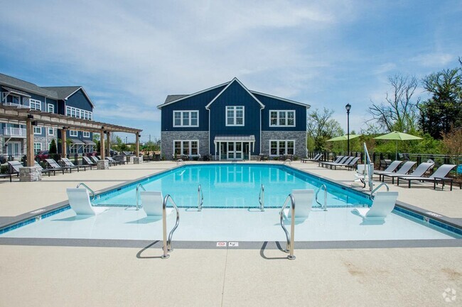 Resort Style Swimming Pool - Greenhaven Rental