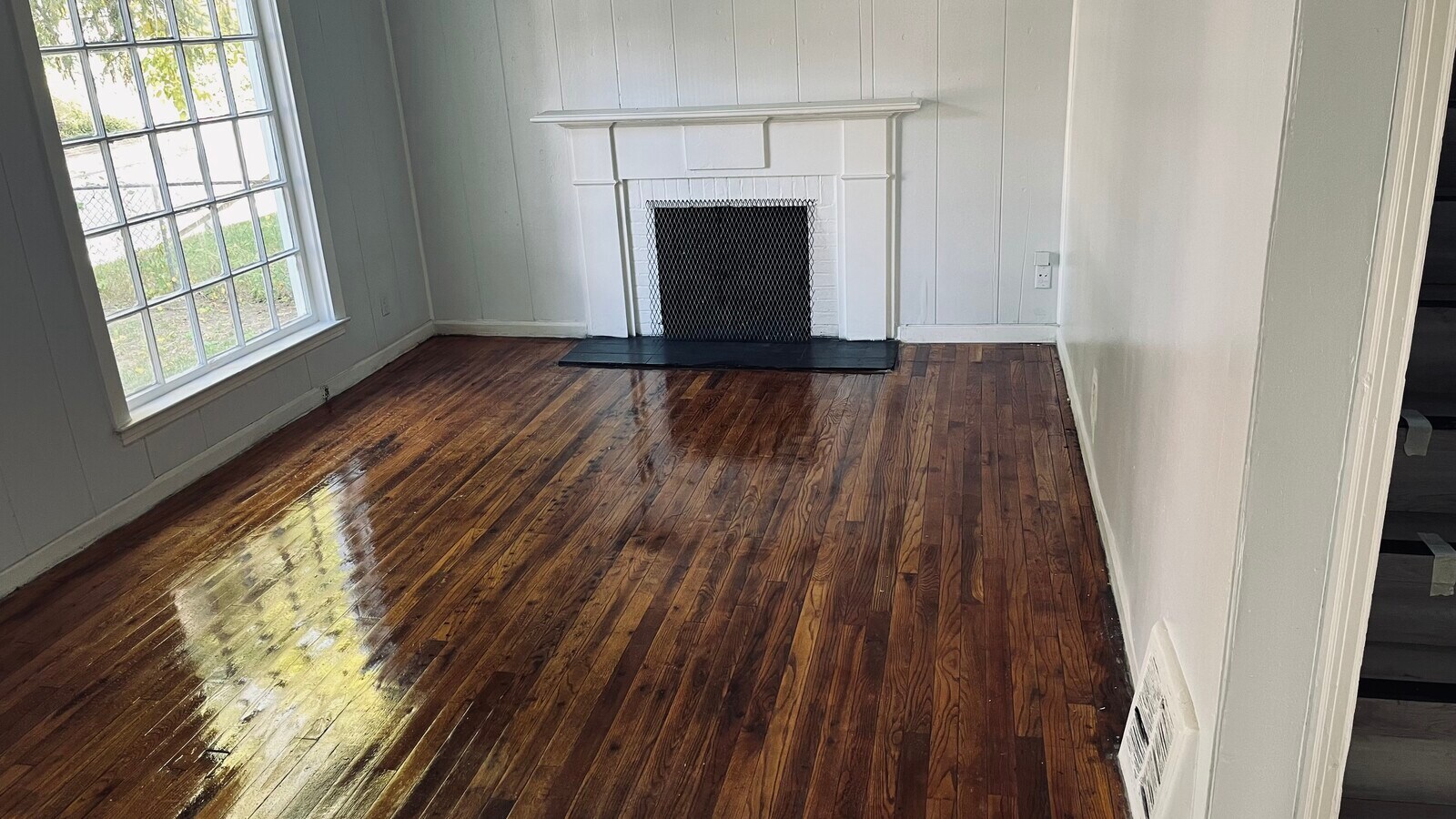 Photo - 724 Oakdale St SE