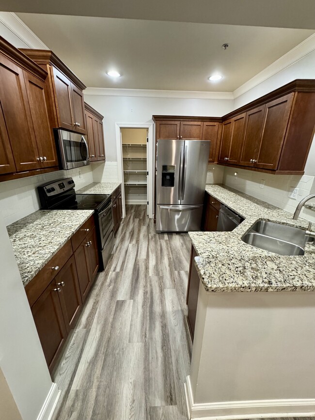 Building Photo - 3038 Massey Rd Unit 302