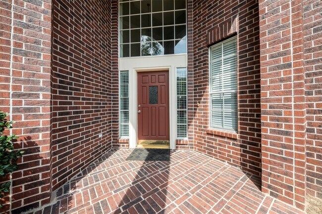 Building Photo - 17102 Mountain Crest Dr