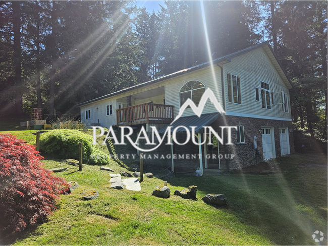 Building Photo - Spacious 4,600+sqft 5 Bedroom in Bremerton! Rental
