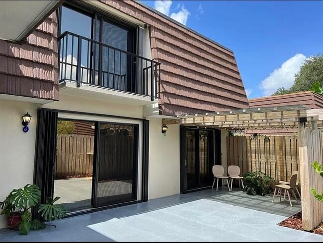 Building Photo - 308 3rd Ln Rental