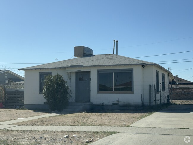 Building Photo - 4220 Broaddus Ave Rental