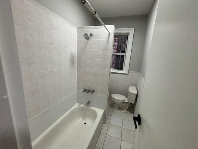 242 Claremont Ave Unit 1