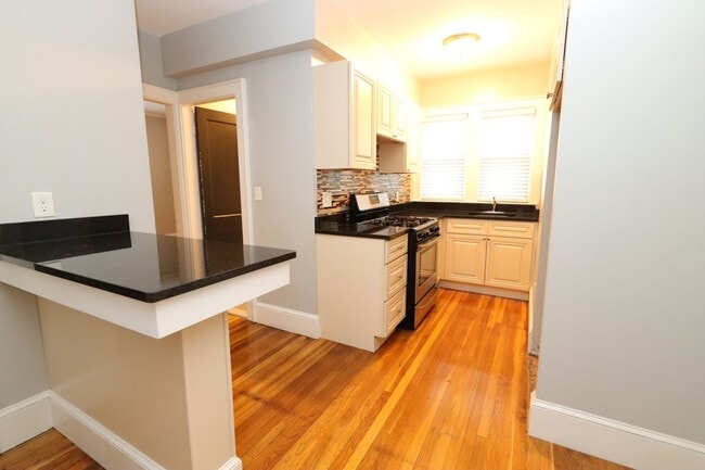 Photo - 7 Cedar St Unit Apt # 1