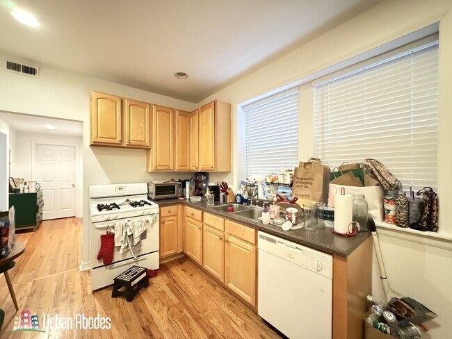 Photo - 3455 N Bosworth Ave Unit 1F