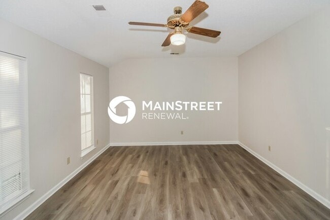 Photo - 3 Bedroom Pet-Friendly Home in memphis, TN with Main Street Renewal