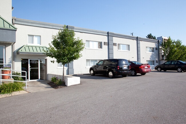 Photo - Chagrin Place