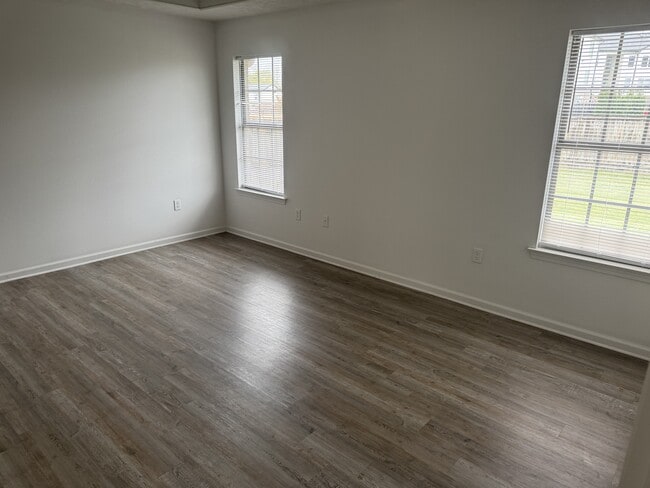 Photo - 945 Wineberry Rd