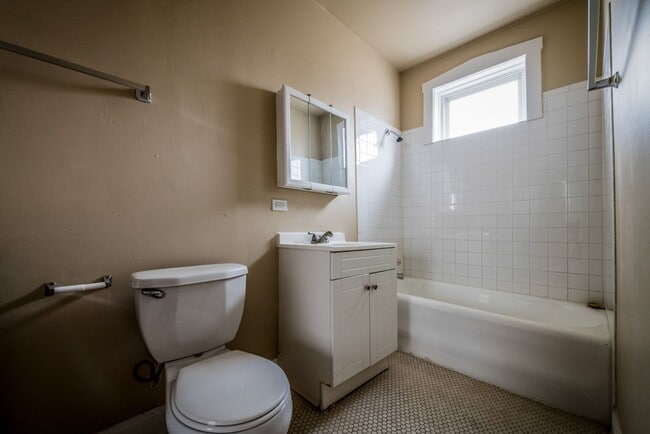 Photo - 5500 W Van Buren St Chicago, IL 60644