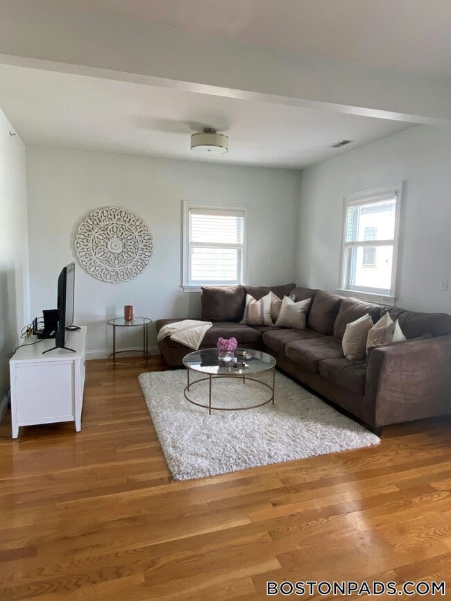 Building Photo - 23 Washburn St