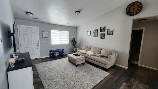 Photo - 4407 S Mack Rd
