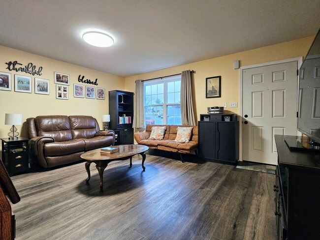 Photo - 71 Laurel Dr