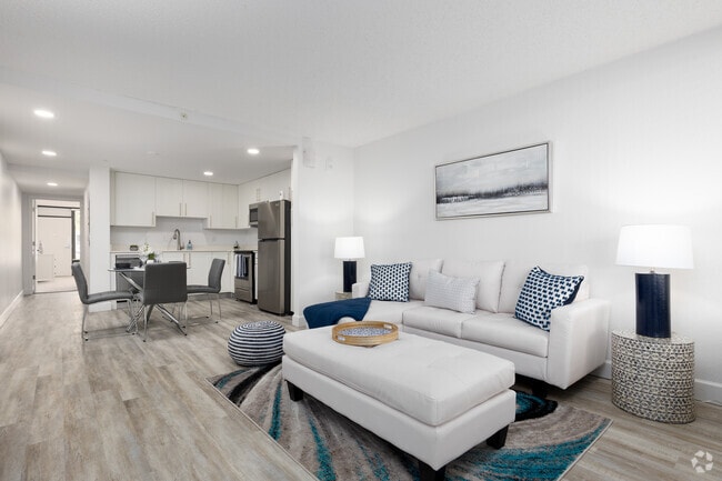 1HAB, 1BA - 720 ft² - Welcome to Champions Village – Your Perfec...